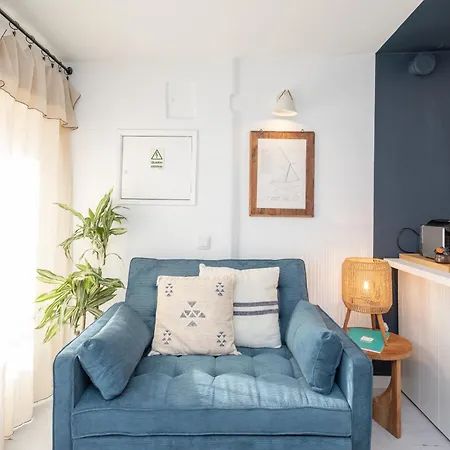 Beguest Tiny Azure * Parede